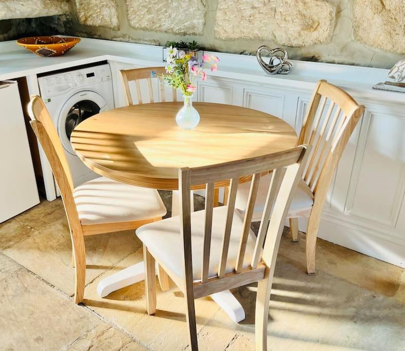 Otley Cottage ภายนอก รูปภาพ